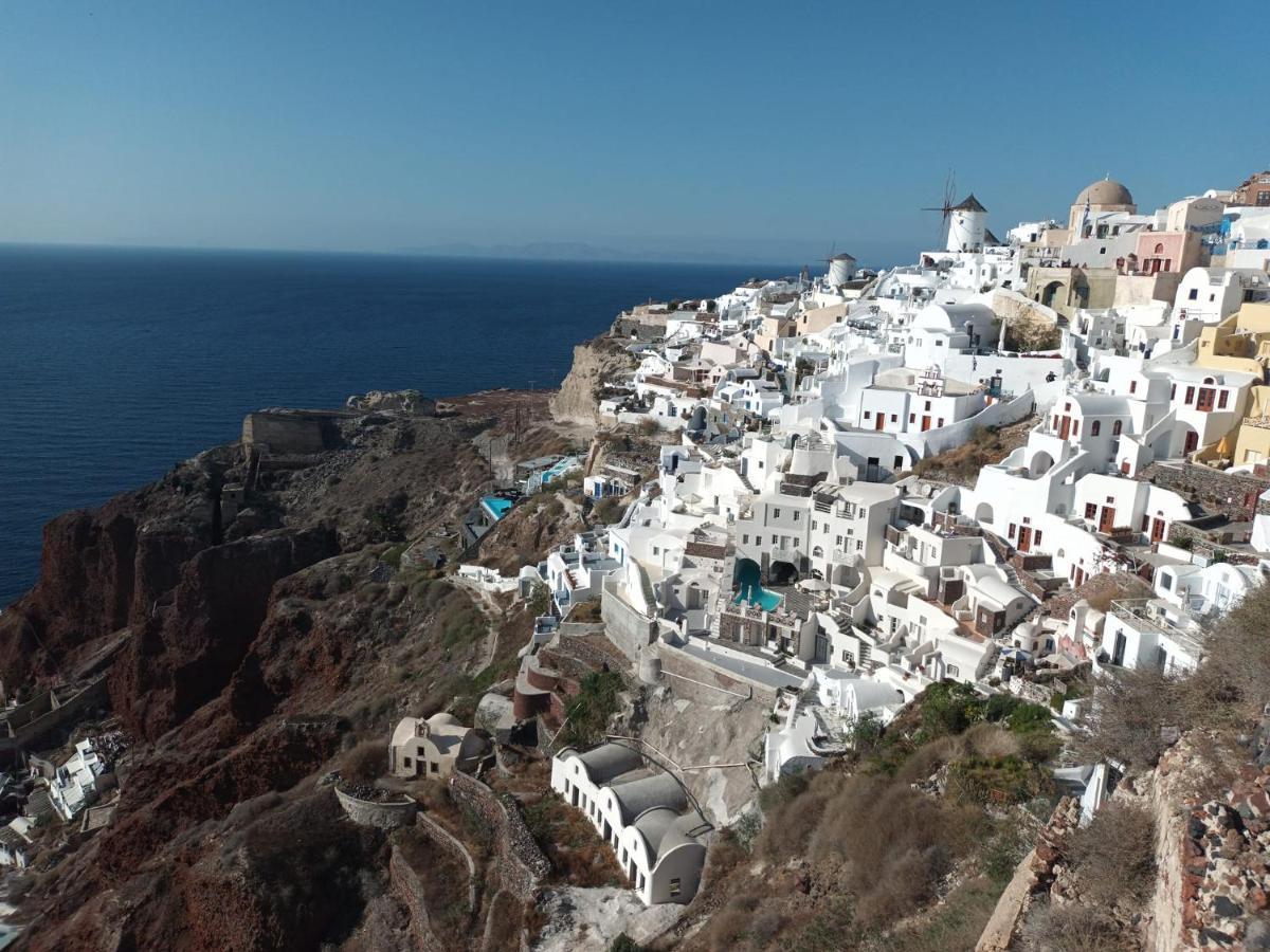 Santorini Pleasure Studios Fira  Exterior foto