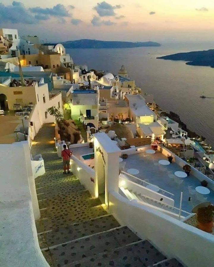Santorini Pleasure Studios Fira  Exterior foto