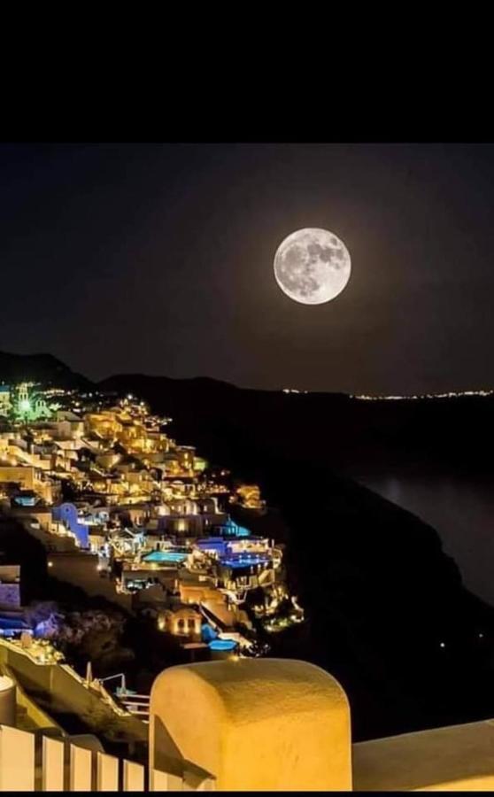 Santorini Pleasure Studios Fira  Exterior foto